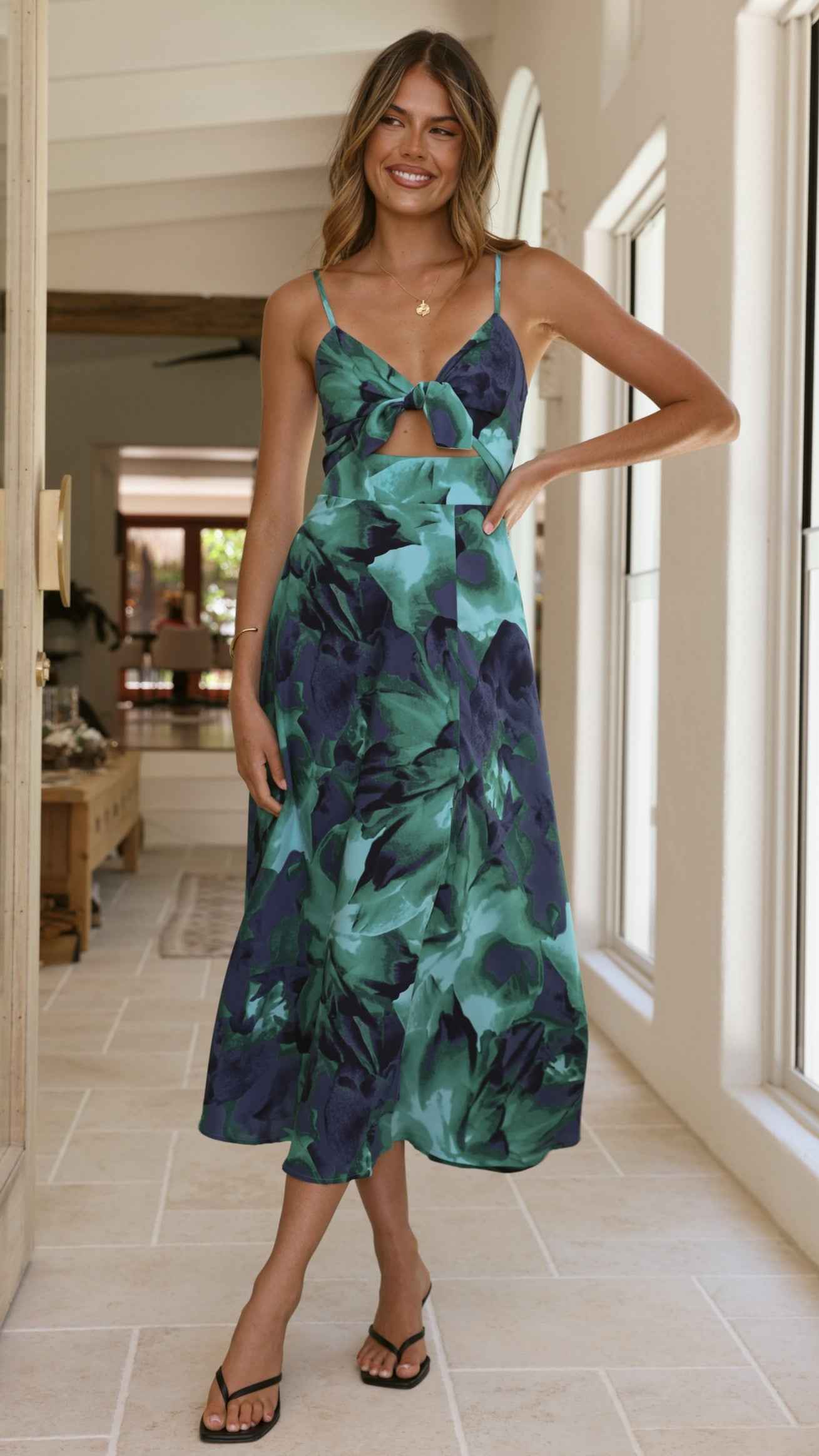 FITTED FLORAL MIDI PARTY COCKTAIL DRESS