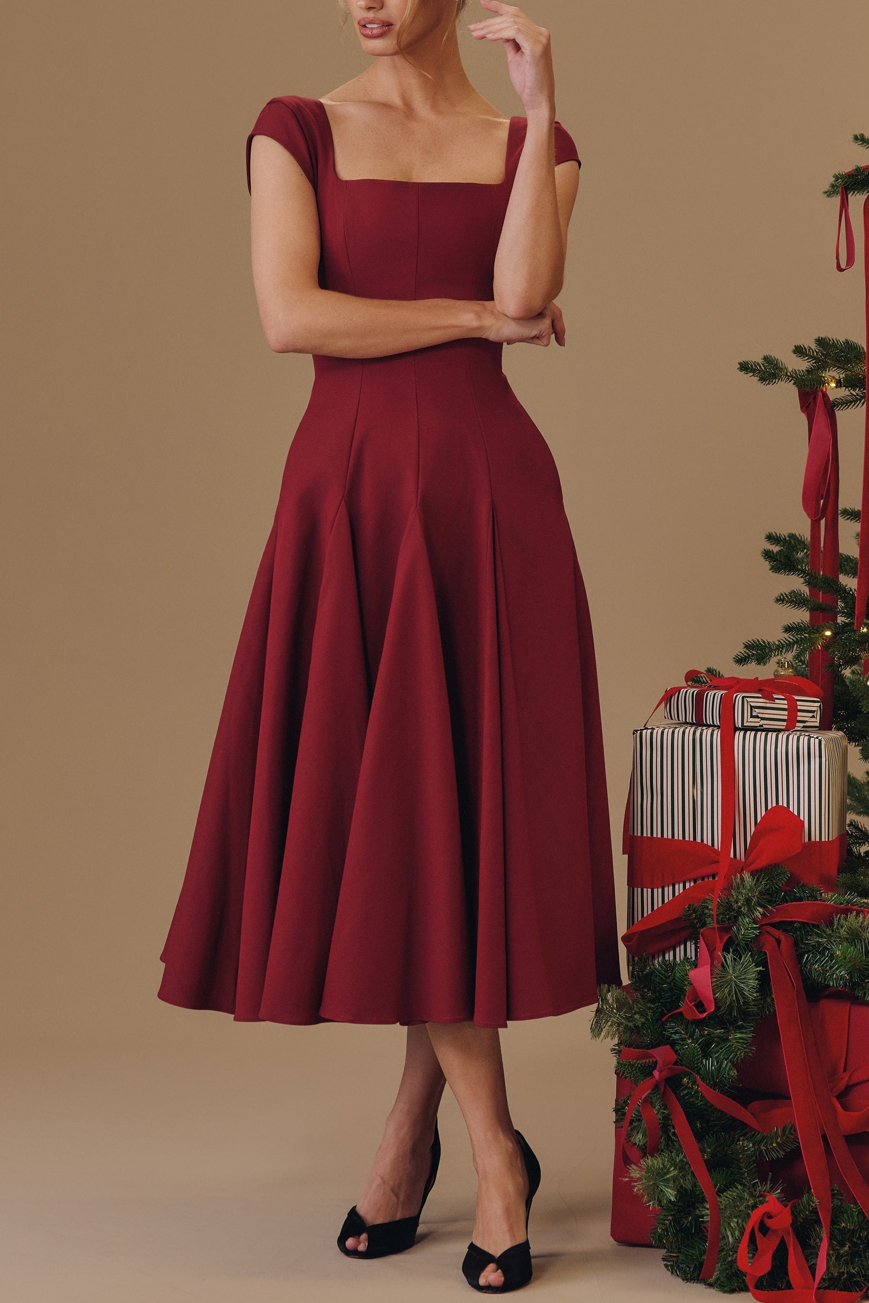 Elise Cap Sleeve Midi Dress in NavyBlue