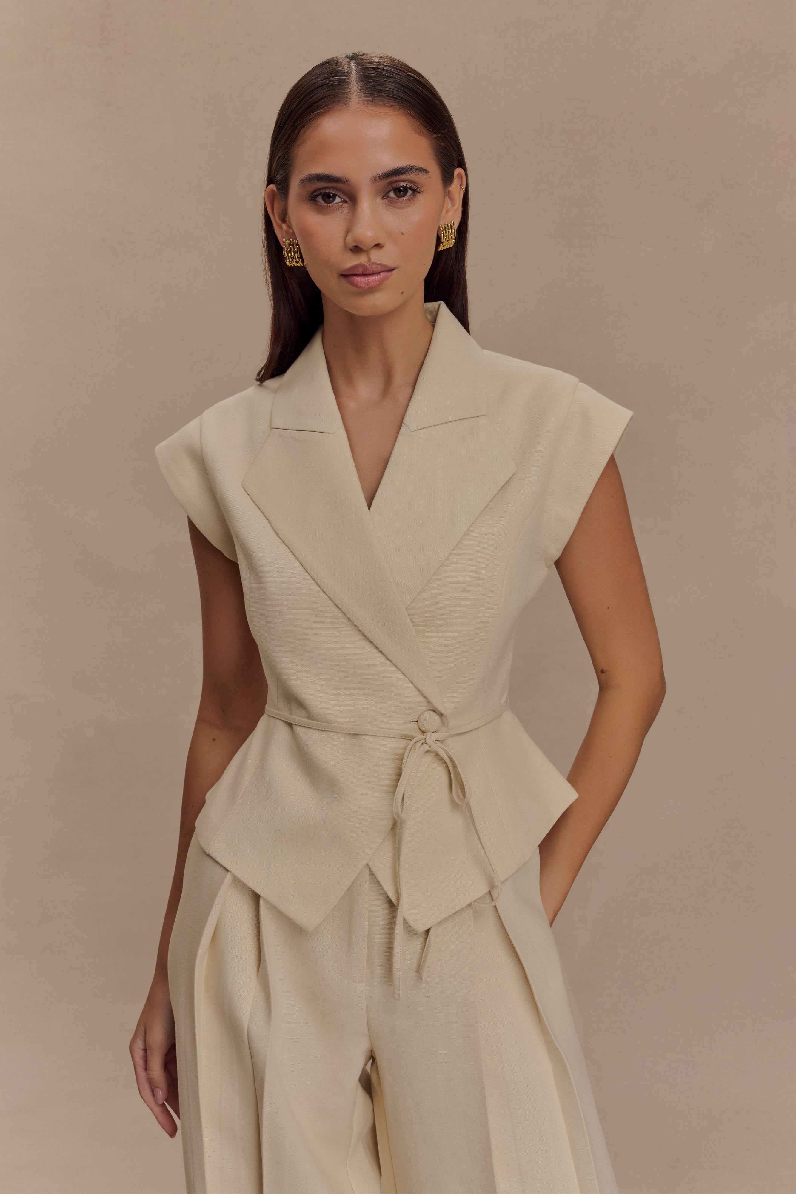 Andina Natural Beige Linen Short Sleeve Top