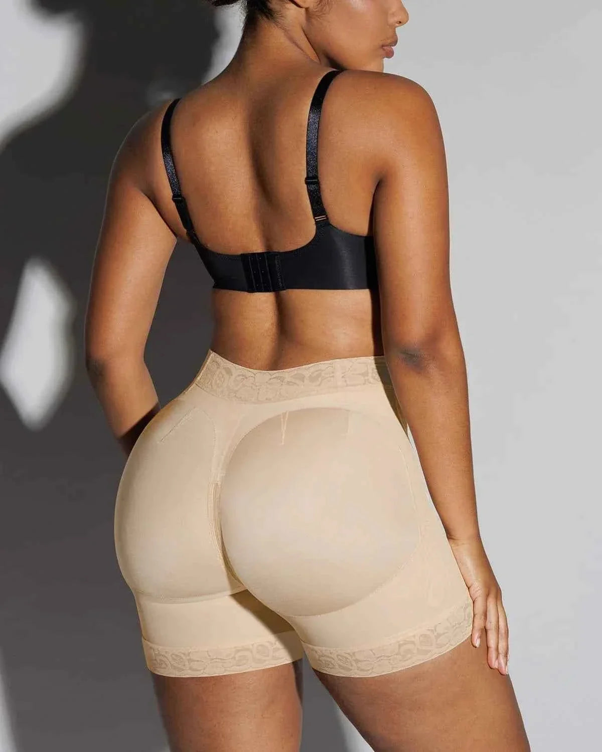 BOOT-YEAHâ„?AirSlim® Mid-Rise Shorts - Black Lace Compression