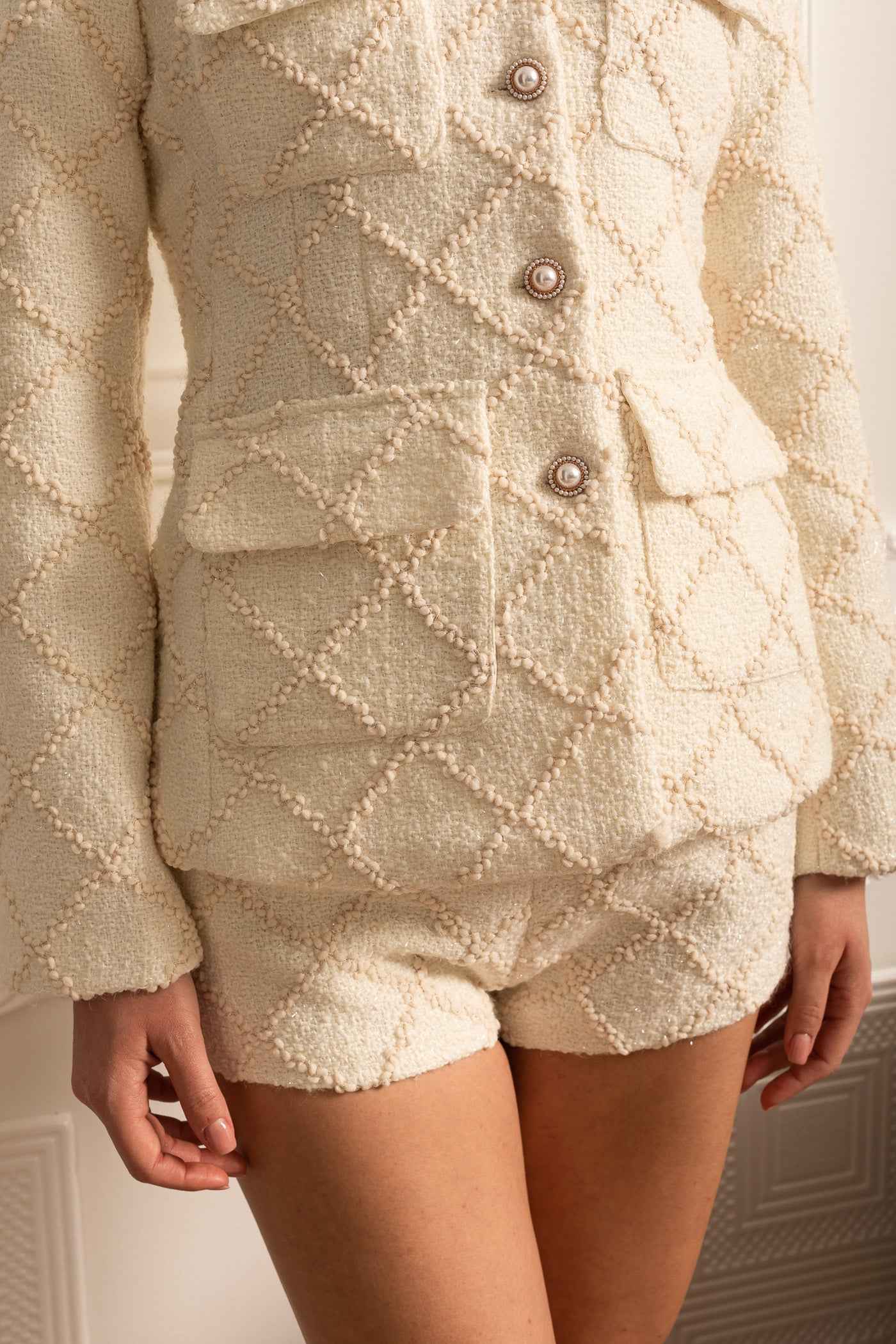 Textured Jacket With Gold Buttons And Matching Shorts - Ivoire