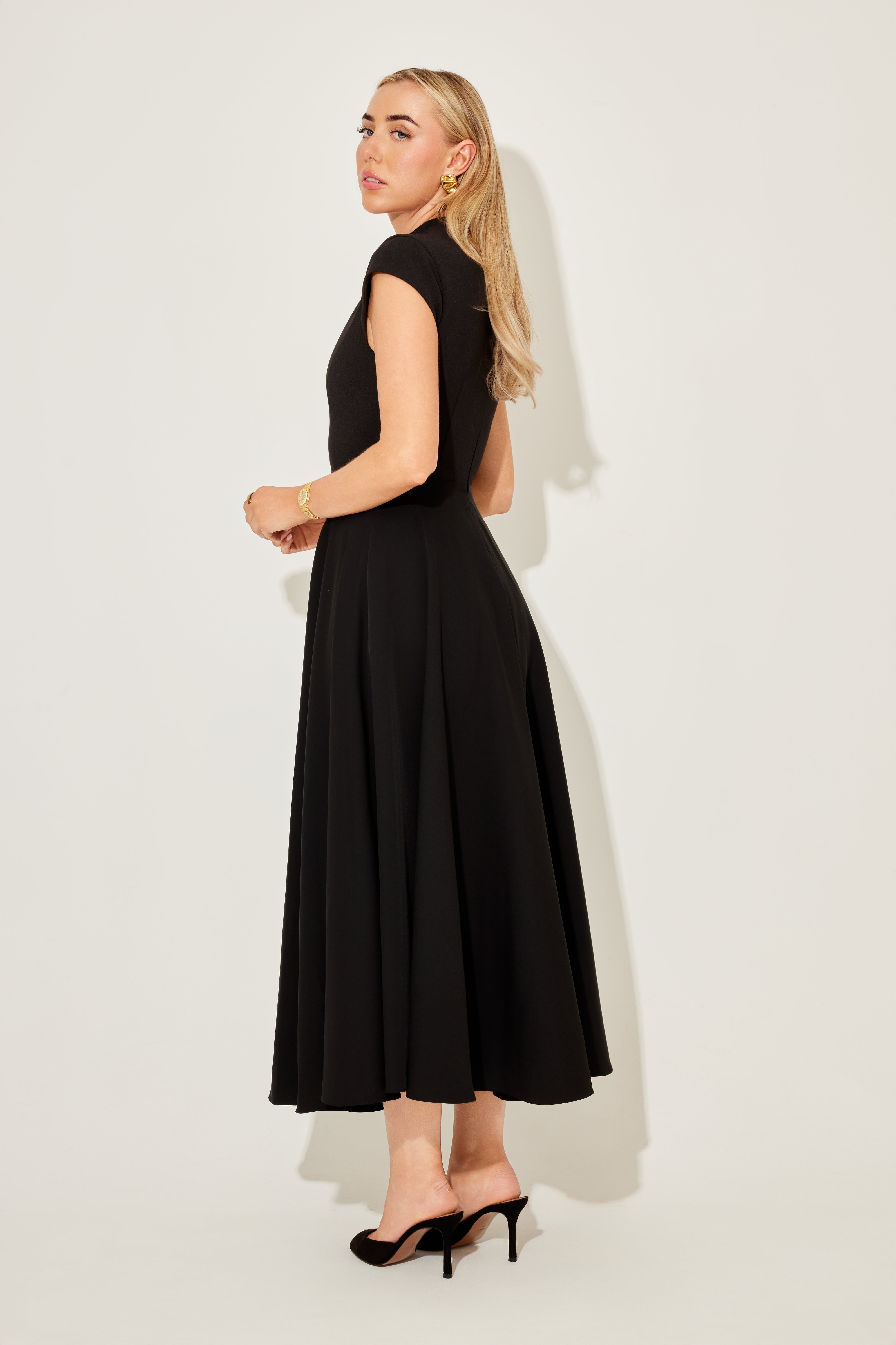 Cap Sleeve Fitted V-Waist Midi Cocktail Dress - Black