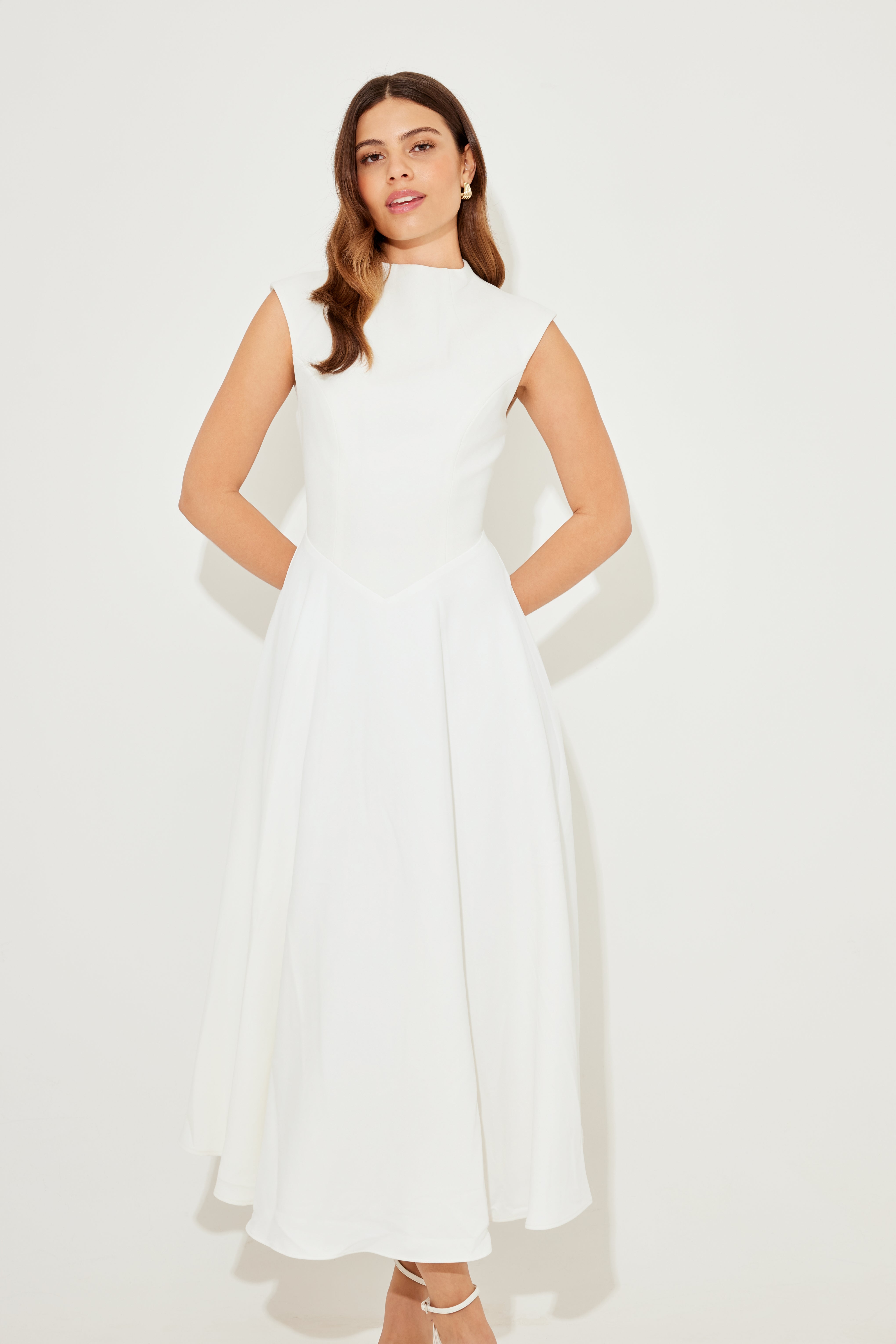 Aimee's V-Shaped Sleeveless Midi Party Dress - White
