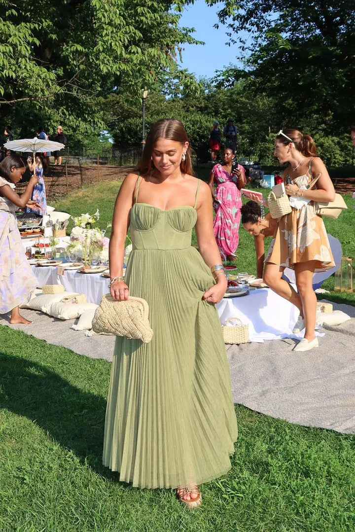 Women's Sleeveless Pleated Maxi Wedding Guest Dress