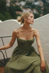 Women's Sleeveless Pleated Maxi Wedding Guest Dress