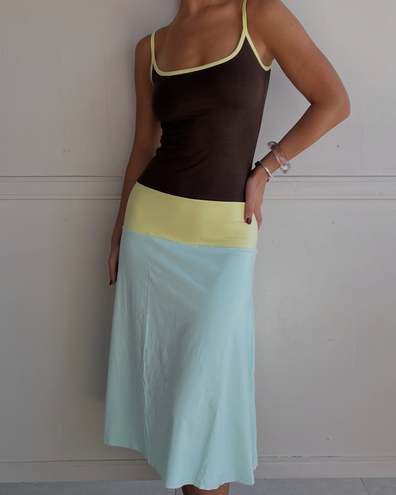 SLEEVELESS FITTED MIDI CASUAL SUMMER DRESS