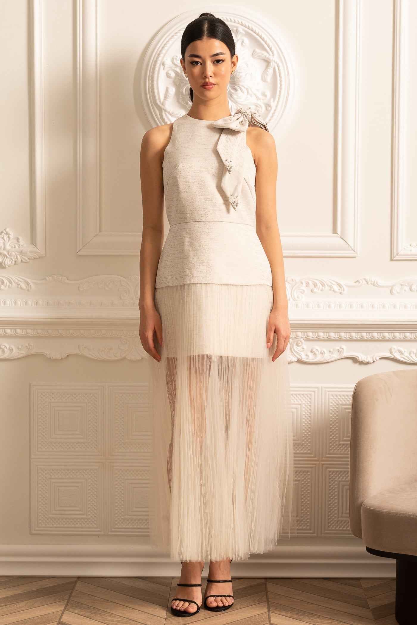 Elegant Dress With Pleated Tulle Skirt, Shoulder Bow And Sparkling Embellishments - Ivoire