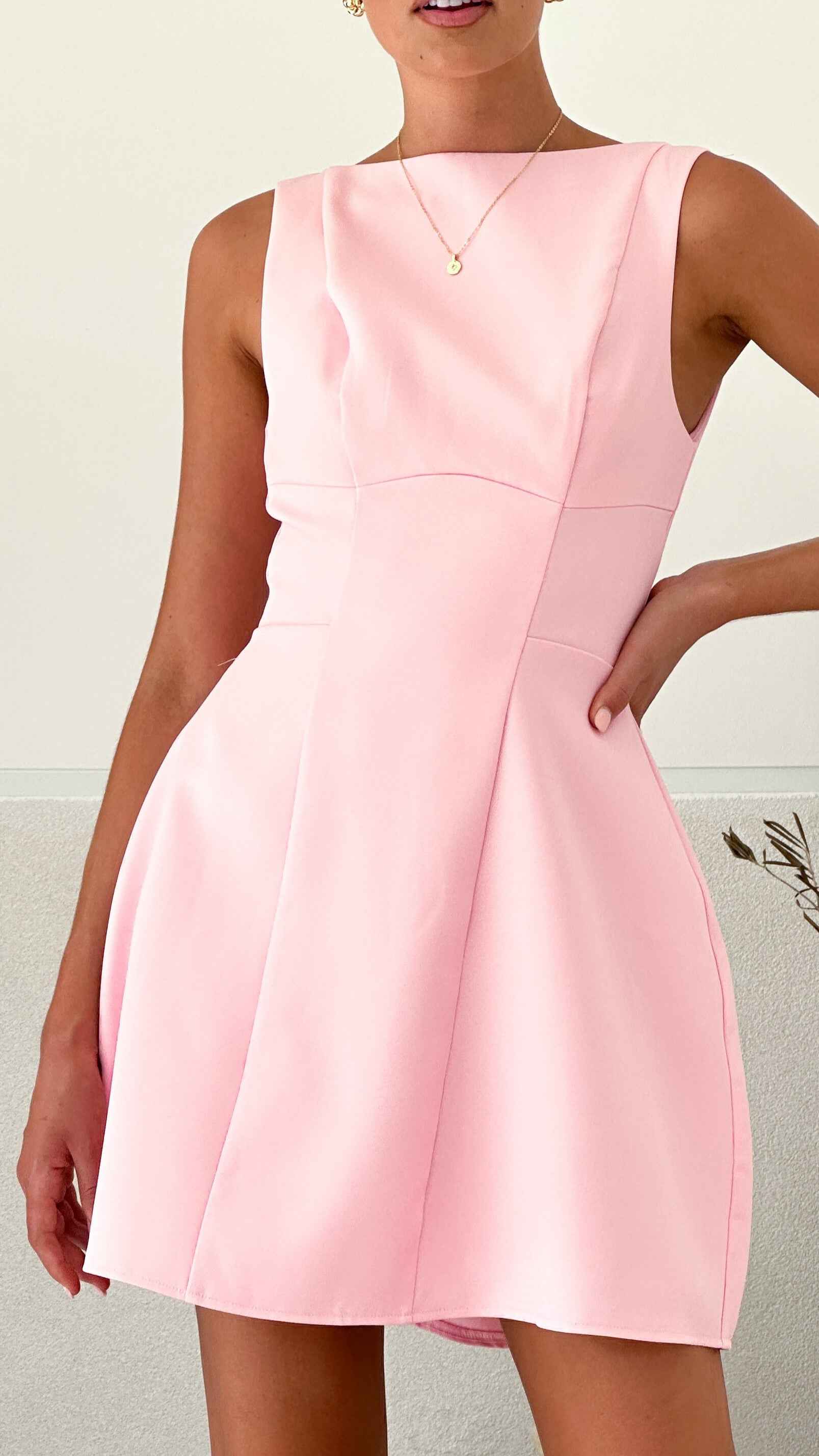SLEEVELESS FITTED MINI PARTY COCKTAIL DRESS