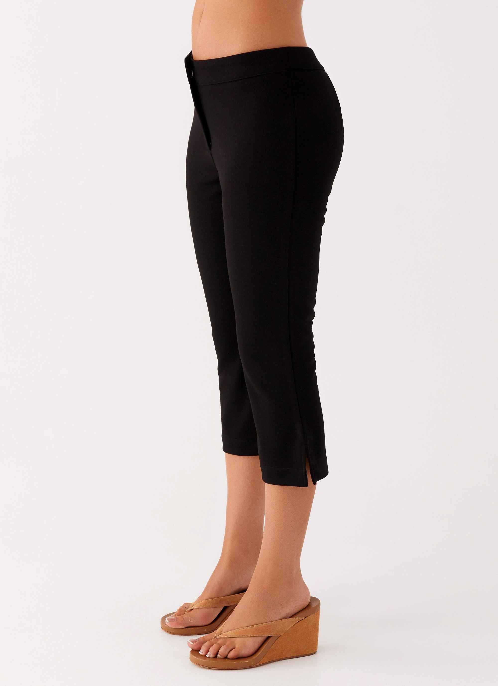 Rue Capri Pants - Black