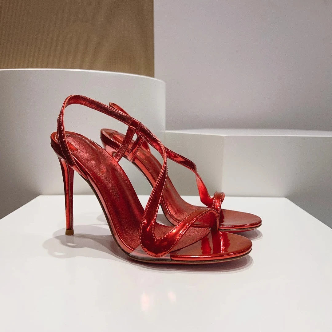 Thin heeled gold thong Sandals
