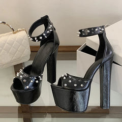 Design Metal Rivet Ankle Cover Strap Platform Sandals