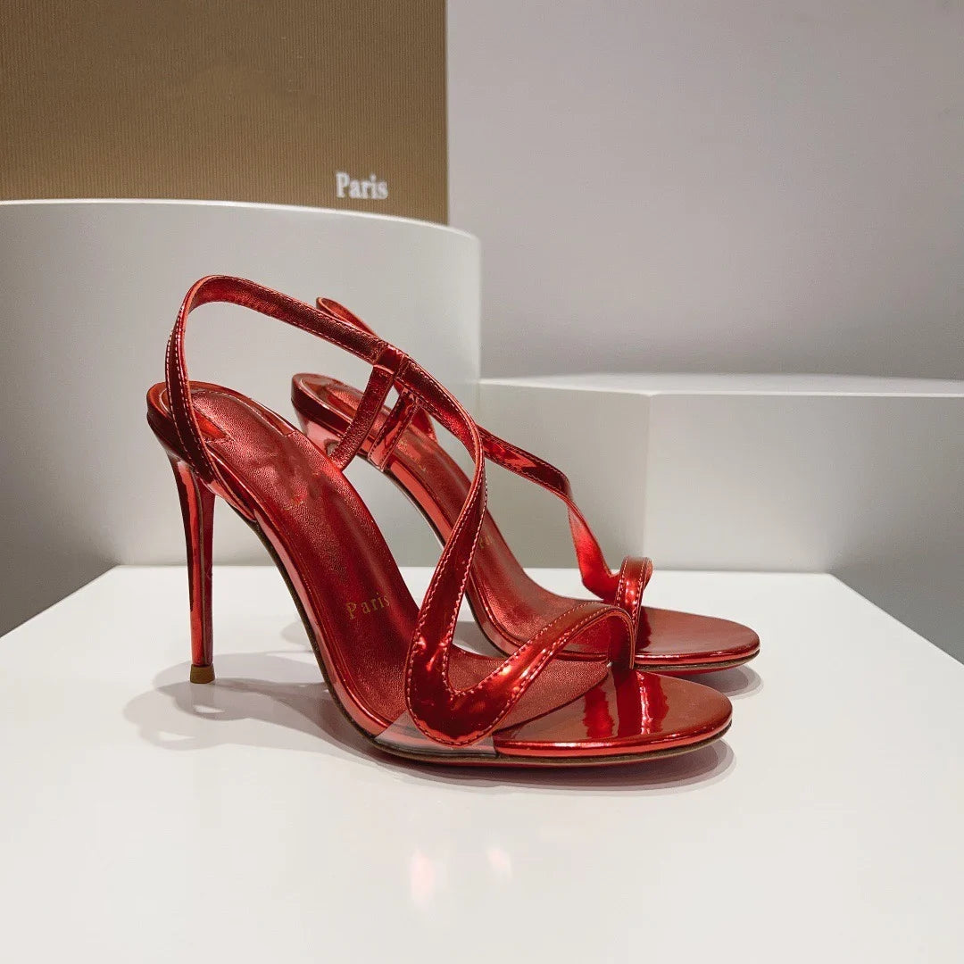 Thin heeled gold thong Sandals