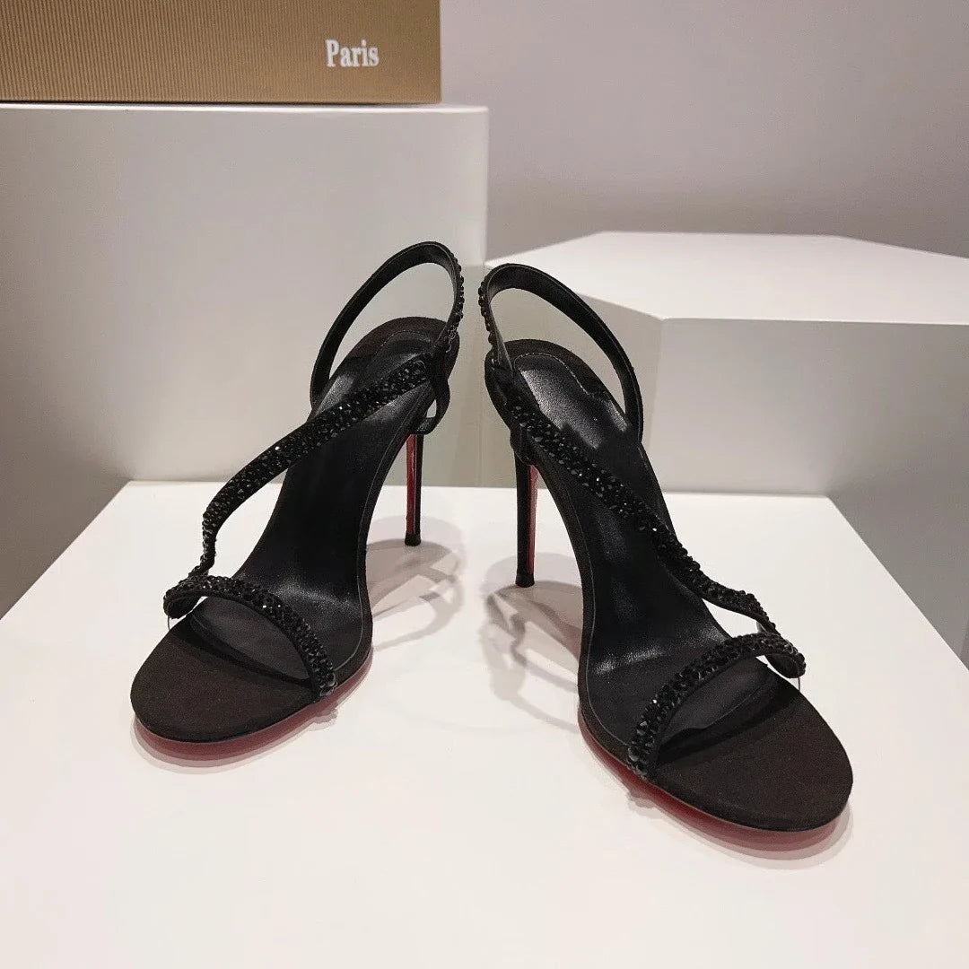 Thin heeled gold thong Sandals