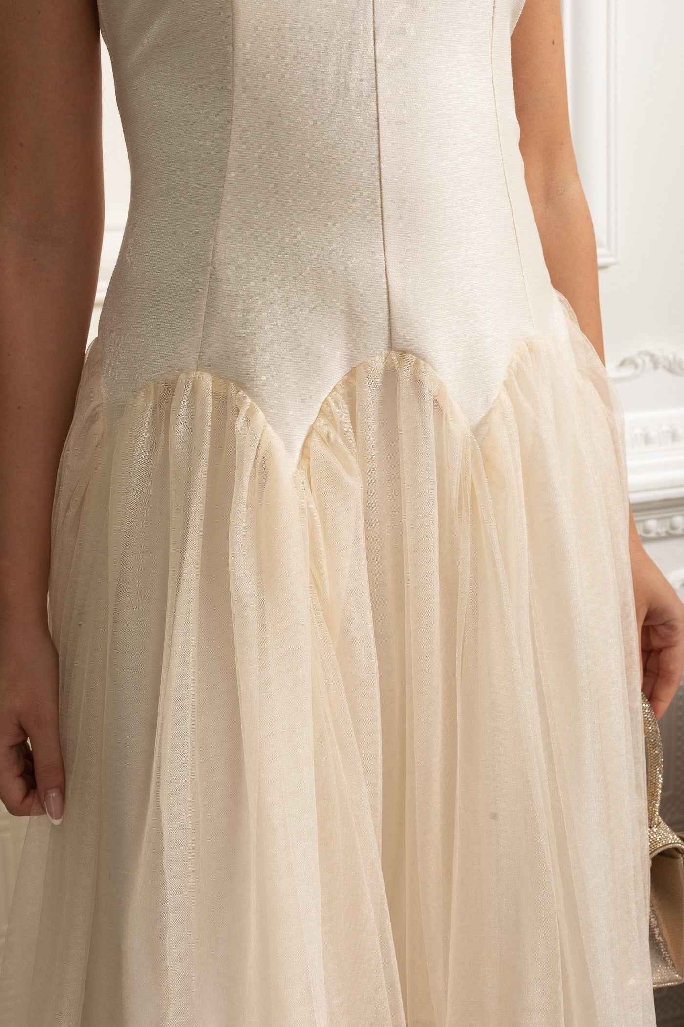 SLEEVELESS FITTED MIDI PARTY COCKTAIL DRESS