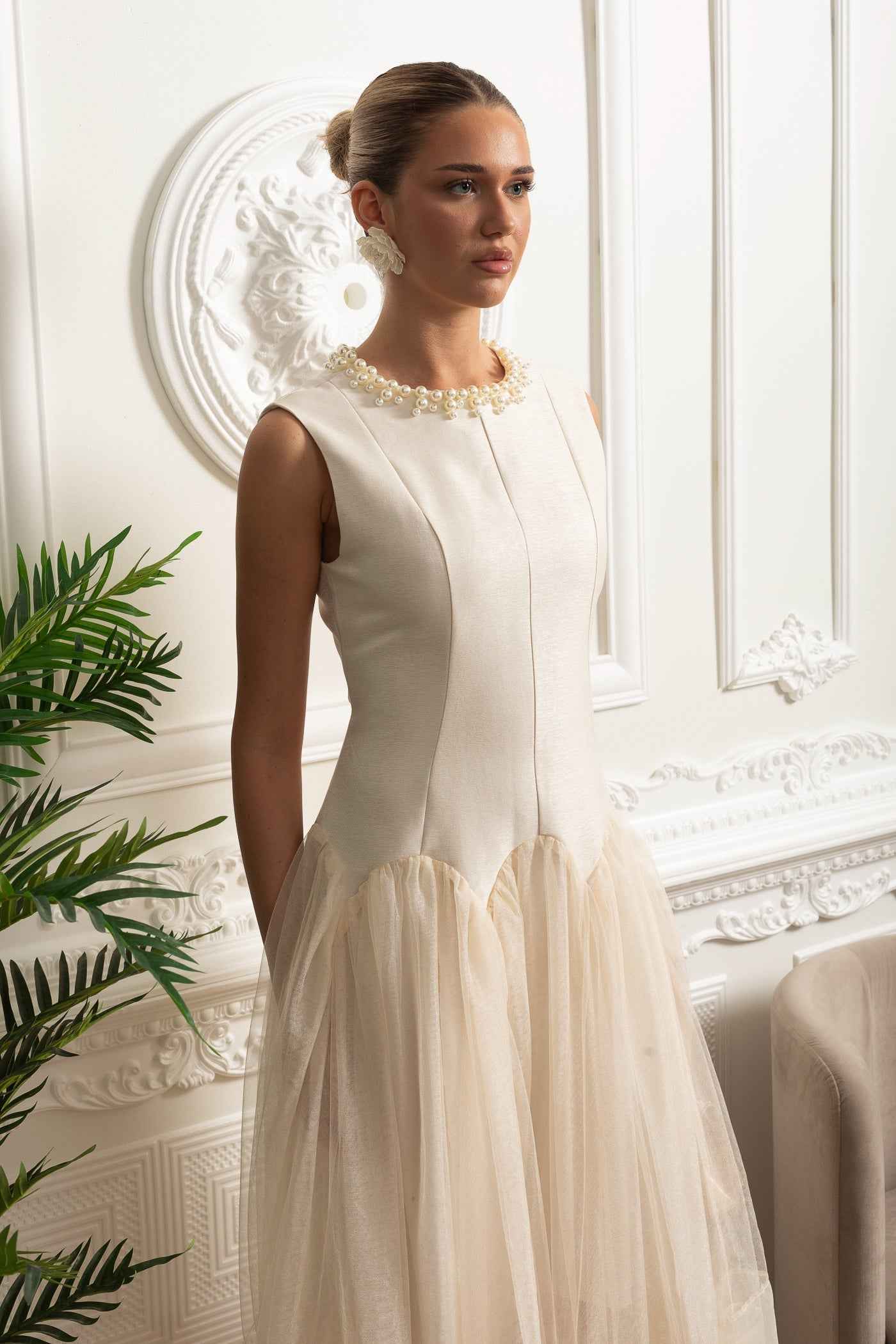 SLEEVELESS FITTED MIDI PARTY COCKTAIL DRESS