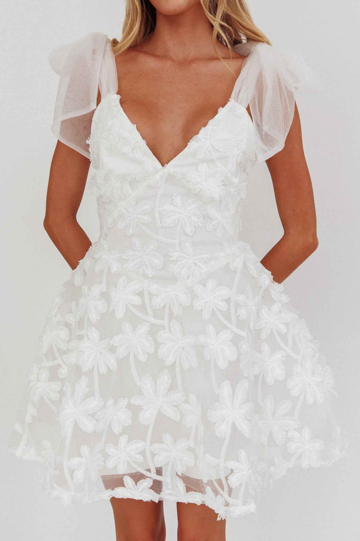 SLEEVELESS EMBROIDERED MINI SUMMER DRESS