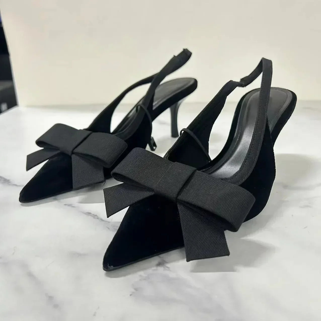 Black Butterfly-knot Decorate Pumps