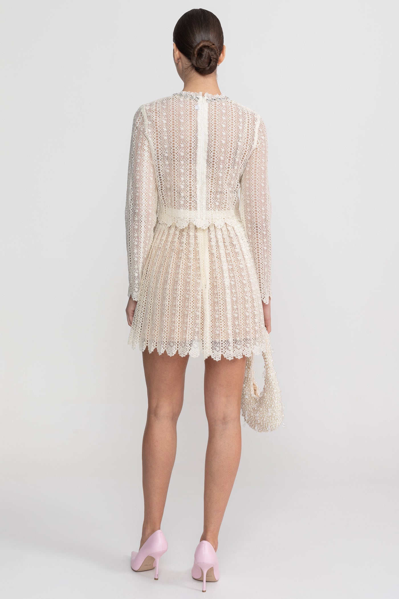 Lace Mini Dress With High Neckline And Pleated Skirt - Ivoire